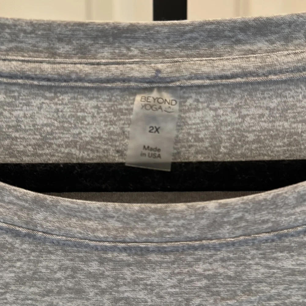 Beyond Yoga Featherweight Balanced Muscle Tank - Picture 7 of 9